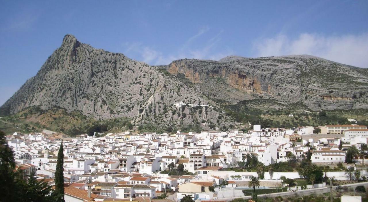 Casa Angelita Caminito Del Rey, Duplex Con Terraza En El Centro De Andalucia Guest House Valle de Abdalagis Luaran gambar