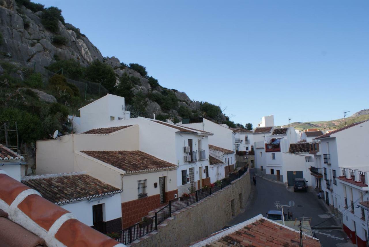 Casa Angelita Caminito Del Rey, Duplex Con Terraza En El Centro De Andalucia Guest House Valle de Abdalagis Luaran gambar