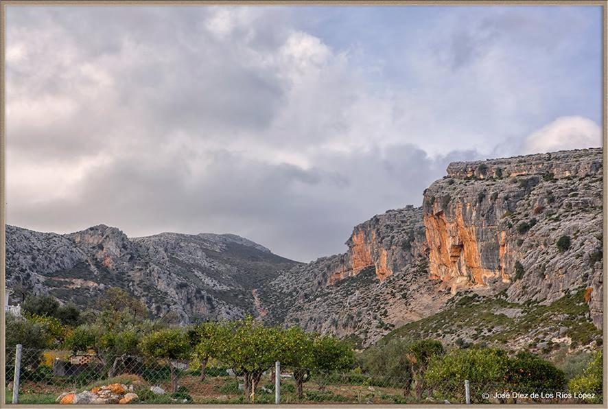 Casa Angelita Caminito Del Rey, Duplex Con Terraza En El Centro De Andalucia Guest House Valle de Abdalagis Luaran gambar